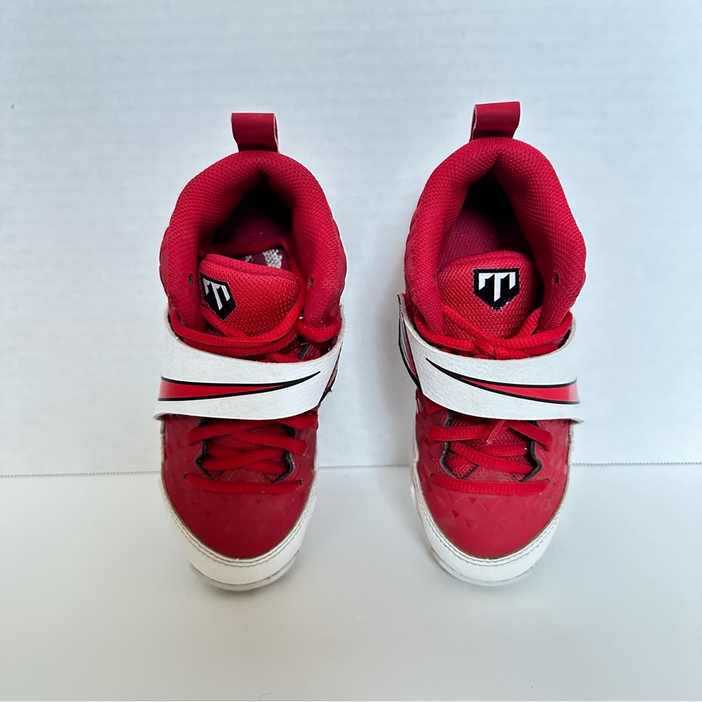 Nike Cleats FastFlex Trout with Velcro strap kids size 12